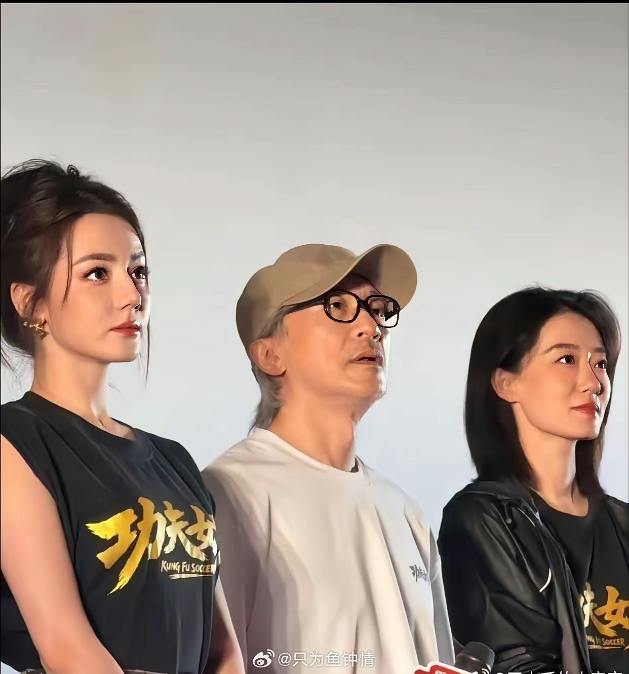 张小斐现在的处境确实有点尴尬。明明是一番女主，却在热度上被迪丽热巴压了下去。无论