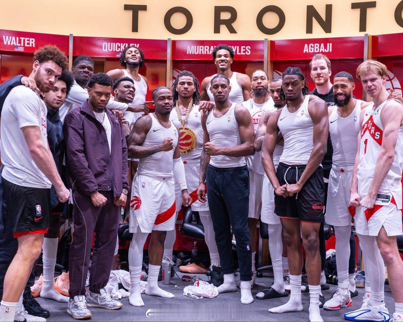 今天的大金链子给了CMB了。猛龙