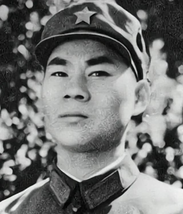 1979年3月，对越自卫反击战撤退途中。一个20岁的普通解放军战士，被打散在越南
