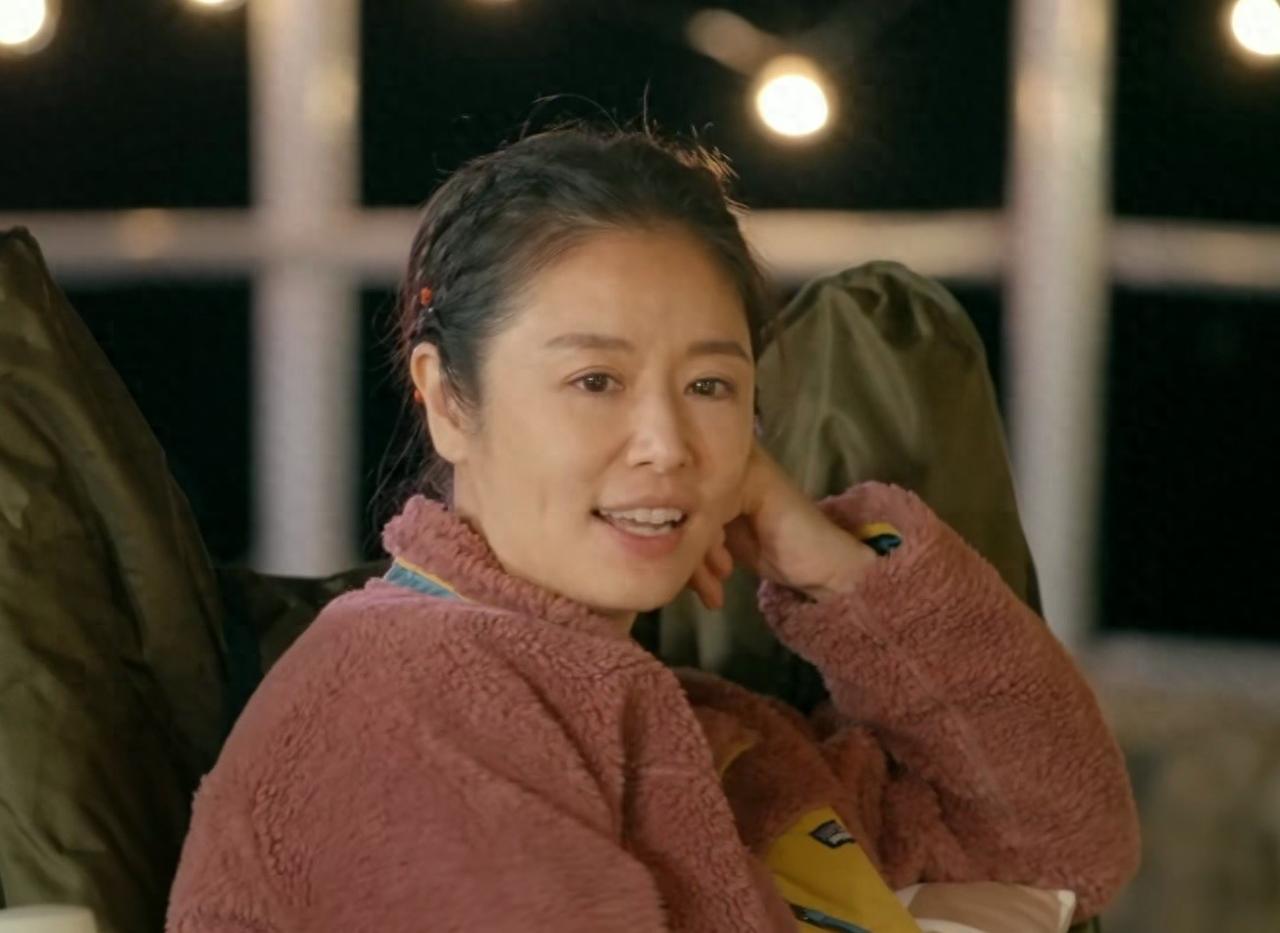 当记者在镜头前抛出那个略带挑衅的问题，“娶了林心如，你后悔吗？”时，霍建华的回应