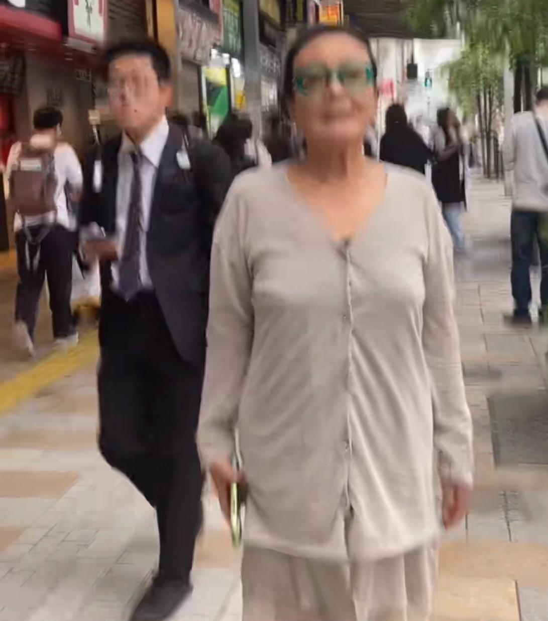 张兰厉害啊这是想让麻六记在日本遍地开花啊！今天张兰发视频，已经来到了新宿，带