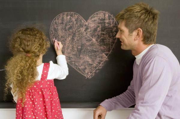 夫妻俩谁的基因直接决定了孩子颜值和智商? 知道答案后妈妈无语了