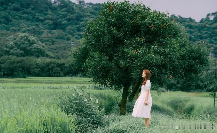 女人决心放下一段关系，会有的几个表现：1、删除你的联系方式，不再跟你产生任何交