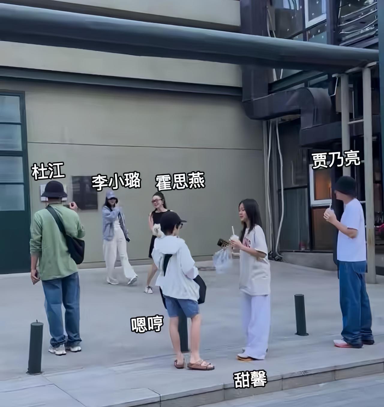大家都散了吧贾乃亮和李小璐根本不可能复婚细节骗不了人，贾乃亮已经彻底不爱了。