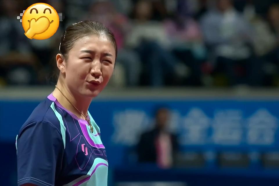 被陈梦这个表情逗笑了这妥妥的表情包啊晚上拿来吓唬不睡觉的小宝贝是可以的吧你