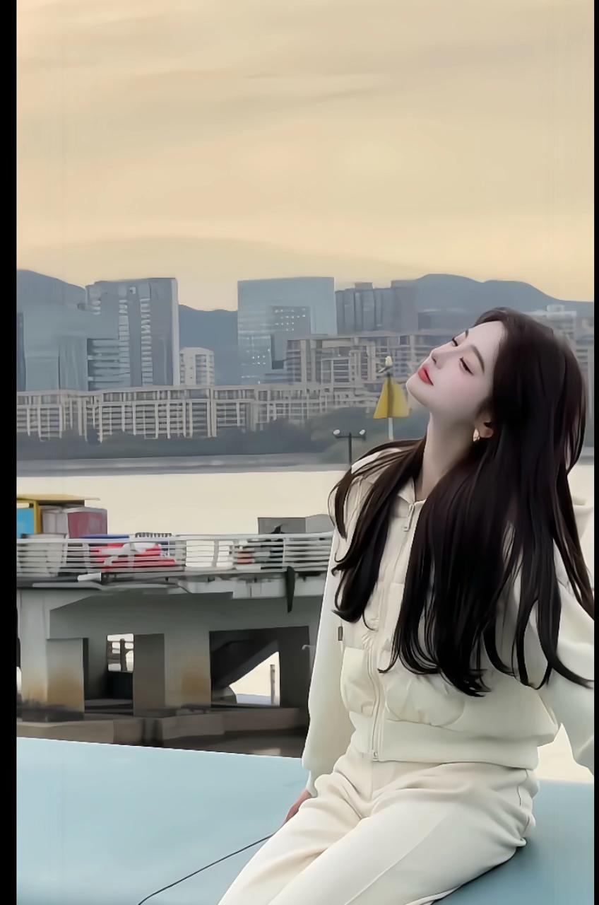 街拍小姐姐穿搭秀 原创视频 美女街拍穿搭 街拍小美女