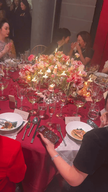 最佩服杨紫，性格真的讨喜！跟谁都能聊得那么high，不管是前辈后辈，娱乐圈的，时