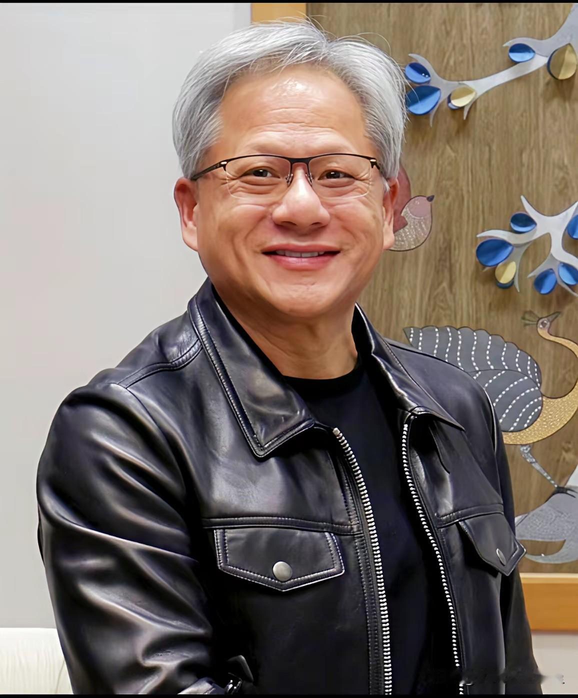 黄仁勋身家快摸到8000亿的边，他哥黄仁德却连份正经工作都没有。网上骂黄仁