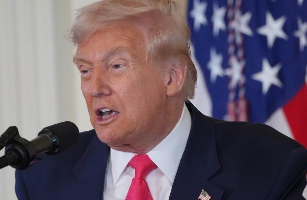 美方突然抛出的狠话，直接把台海议题炸上热搜 “谁敢拦对台军售就别怪我们动