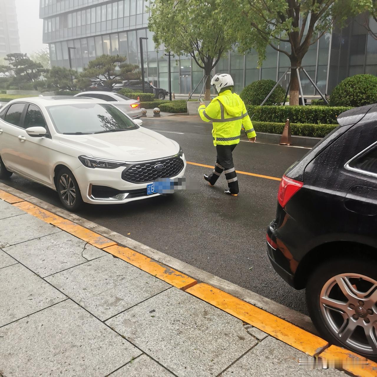 大连“五严管五严禁五必须”专项整治工作仍进行中。刮风和下雨，专项整治工作没有