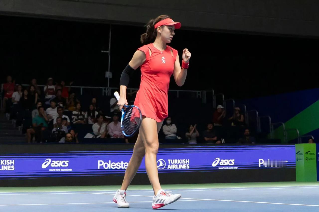 王欣瑜晋级新加坡站四强✅WTA250新加坡站四分之一决赛激战正酣，王欣瑜对阵