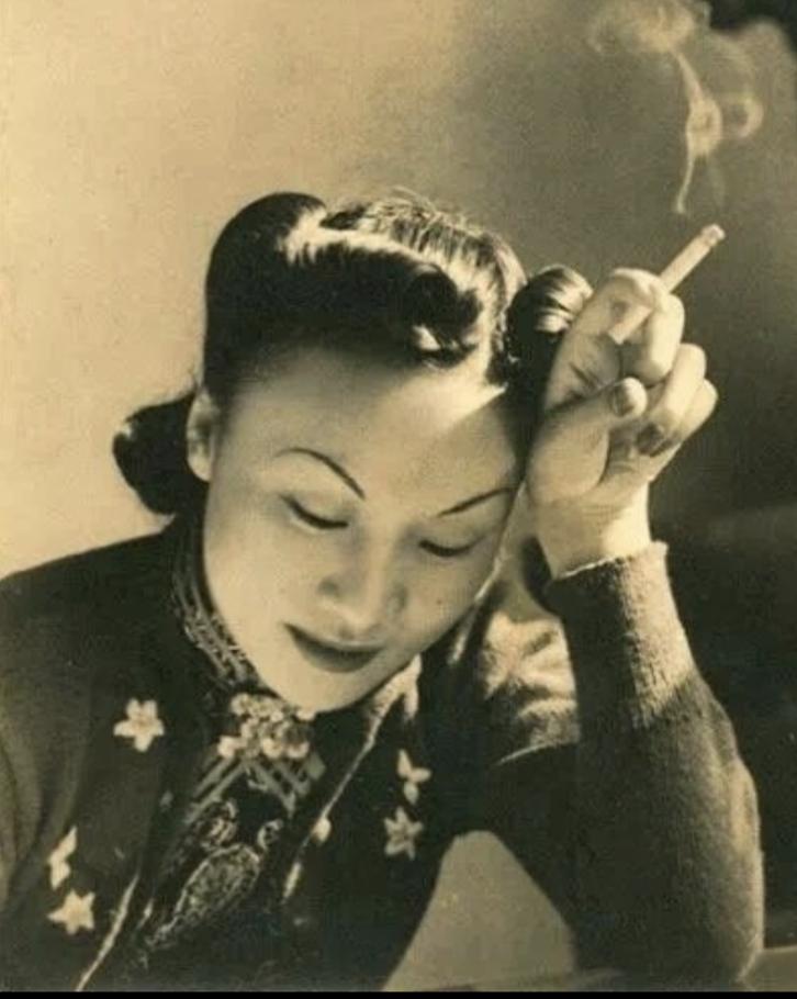 分享一下你的人生感悟有很多事情看谁干呢！俗人干看上去就俗！雅人干看上去就雅！