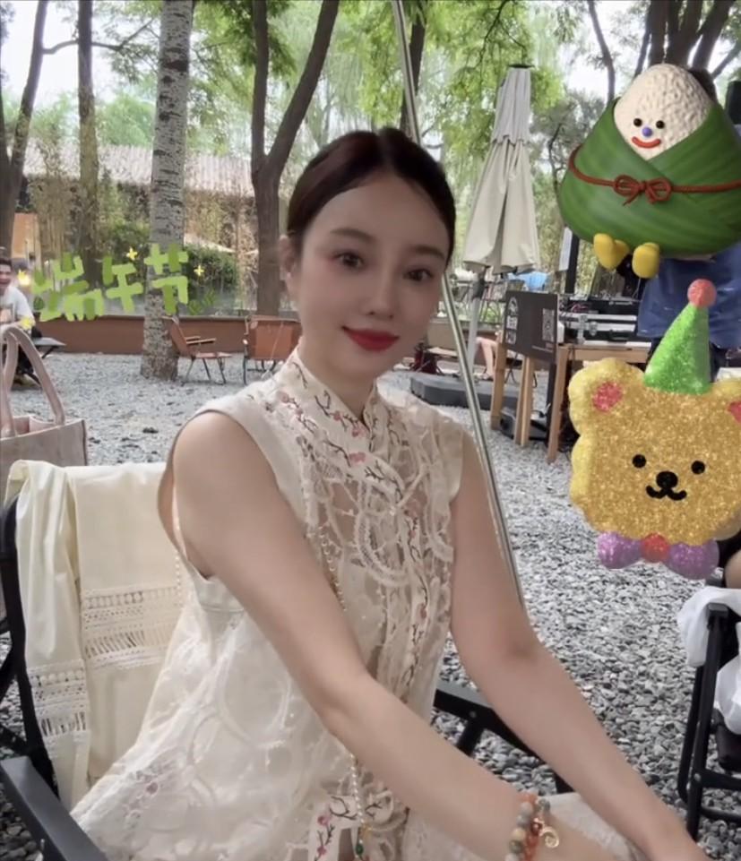 我宣布内娱所有离婚夫妻，都向李小璐夫妇学习！两人虽然分开多年，离婚原因也闹的