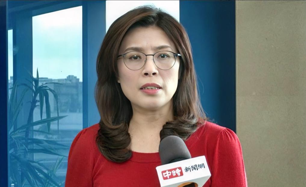 郑丽文高喊着要“尊严”、要“对等”进京，很多人以为这是两岸谈判的筹码。错了！真相