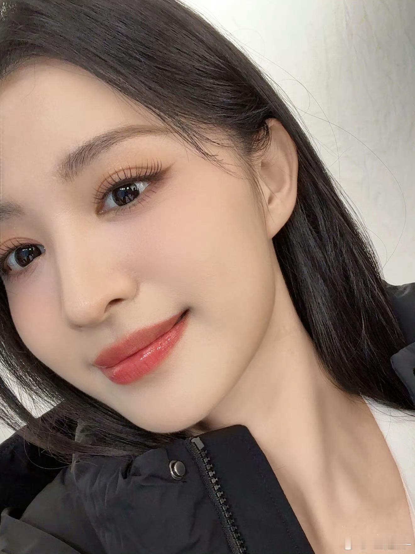 王楚然高度近视但绝不眯眼高度近视的情况下，这双眼睛也依旧明亮深邃啊