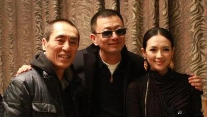 张艺谋说，梁朝伟曾当面跟他吐槽，拍《东邪西毒》自己原定演东邪，结果变成了西毒。张