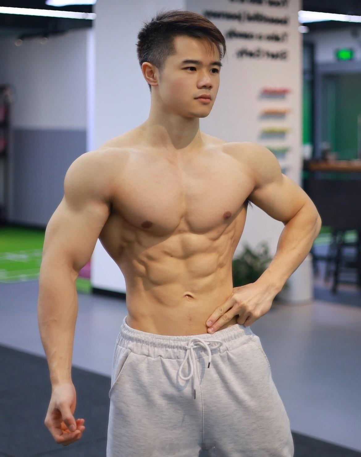 型男帅哥窝肌肉型男​​​