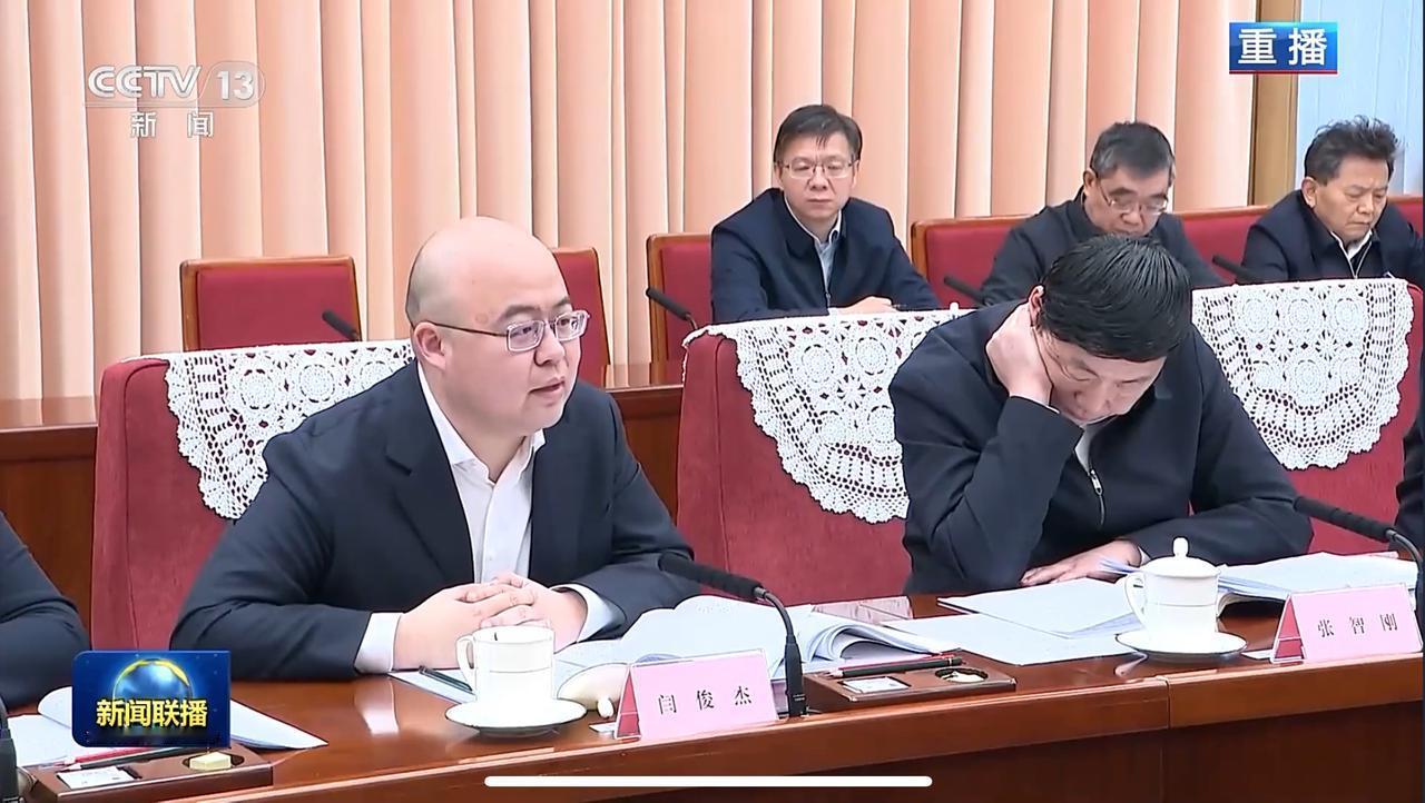 今晚的新闻联播，看到了大模型公司Minimax创始人闫俊杰据了解，闫俊杰19