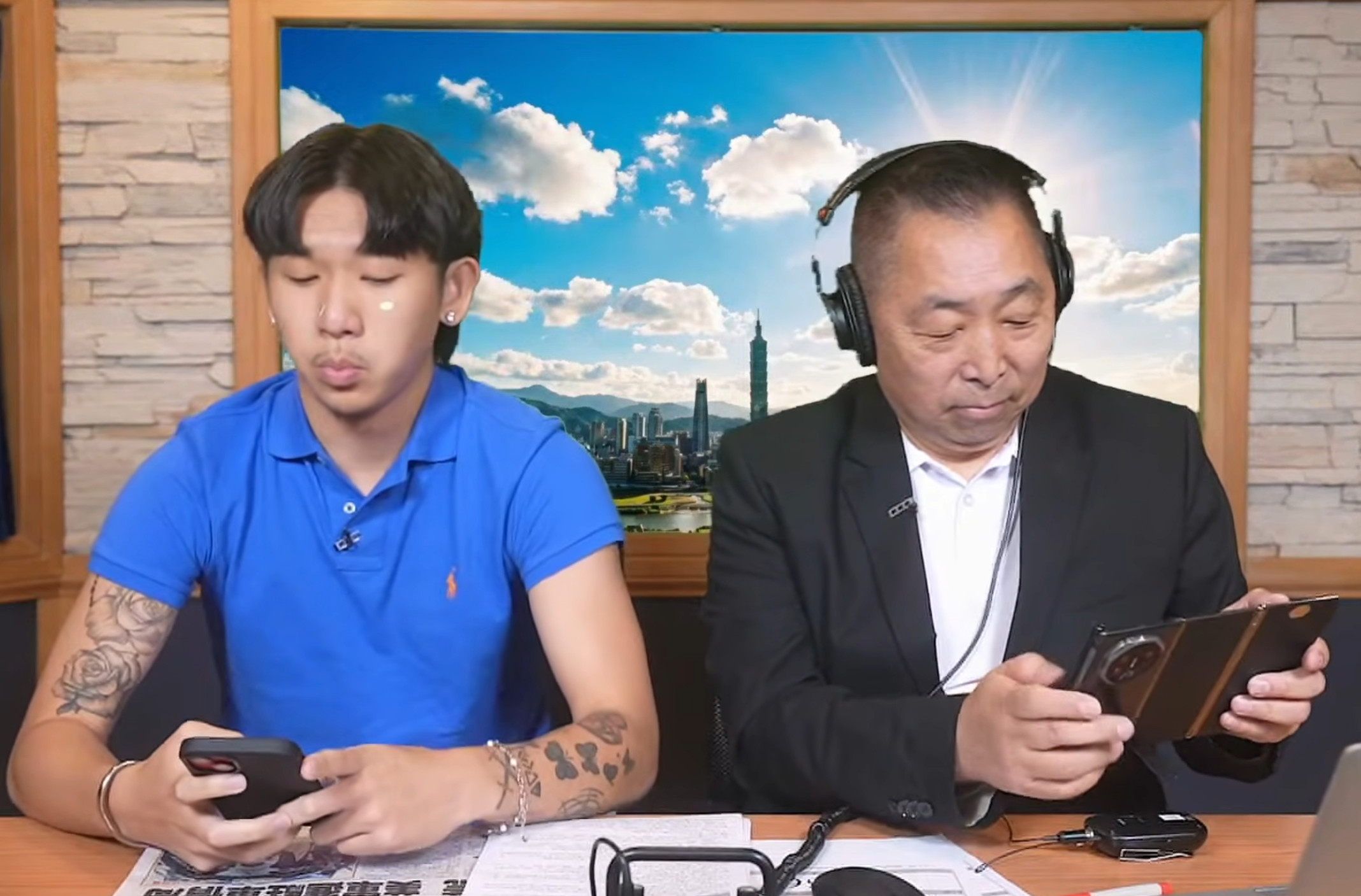 哈哈哈，笑死了🤣，唐湘龙想提携一下自己的儿子，拉到节目上谈NBA，哈哈哈哈哈，