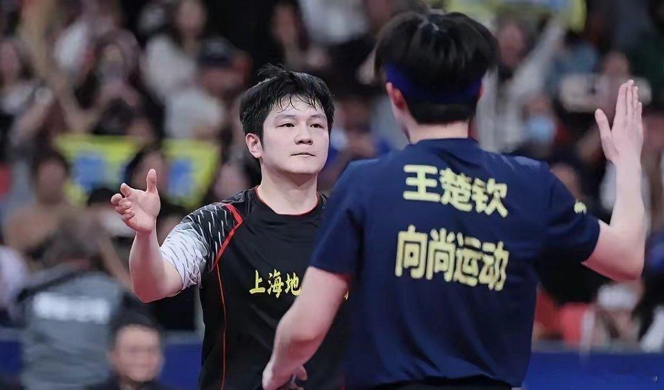 恭喜樊振东晋级决赛樊振东VS王楚钦，1、从俩人交手记录看，加上这次32次樊振东