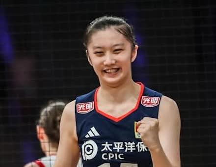 对阵法国，中国女排会不会排出奇兵阵容，给对手来个措手不及？中国女排今年曾与法国女