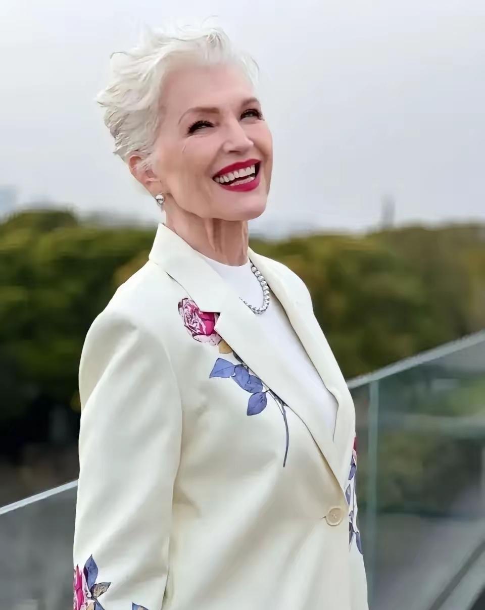 马斯克的母亲，梅耶・马斯克语出惊人，她说：“女人一生最硬的底牌，不是漂亮、有钱或