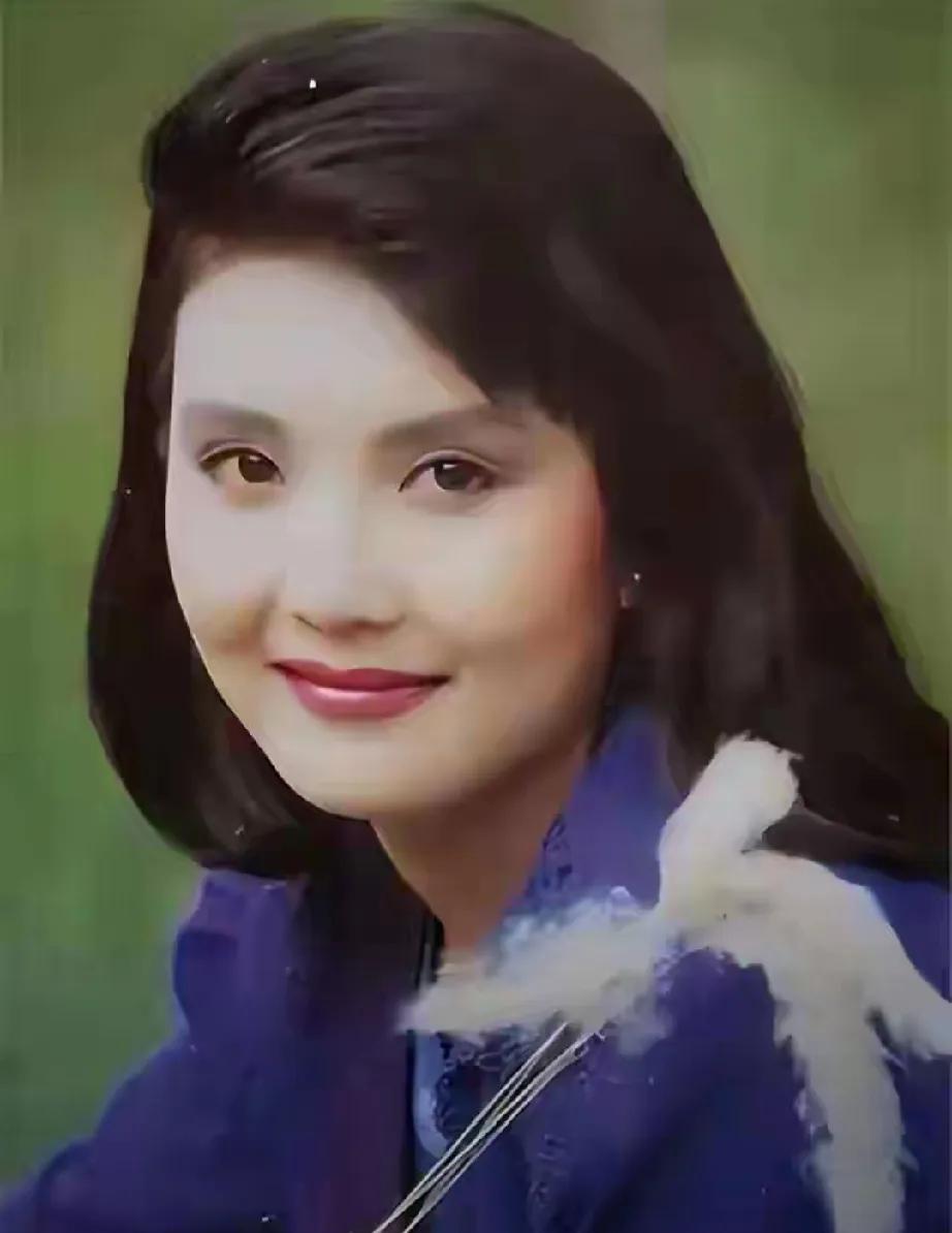 11岁被谢晋一眼相中，18岁退学爆红，连张艺谋都主动邀她当女主，这开挂人生谁不羡