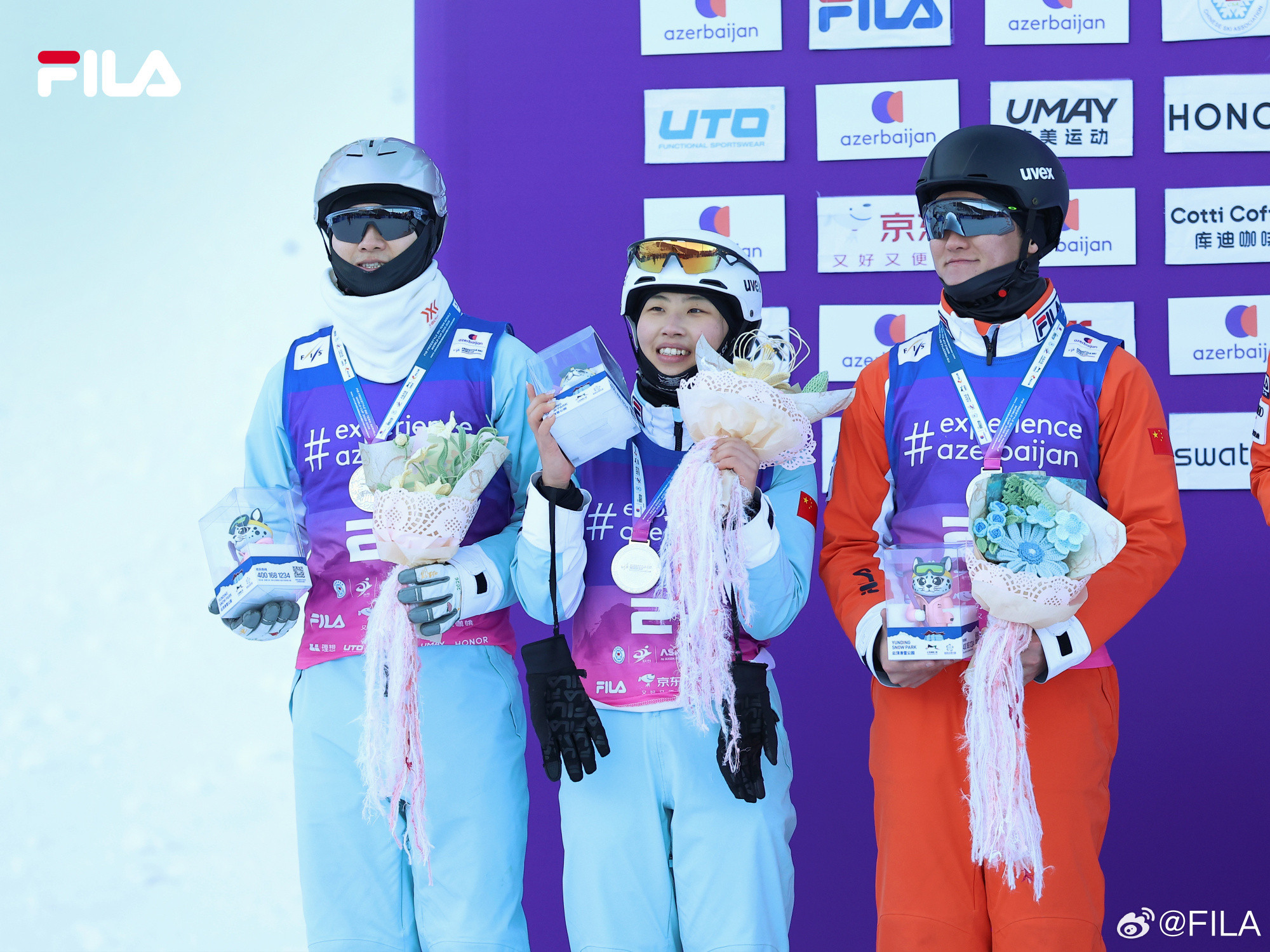 🏂❄️12月21日崇礼赛场的欢呼声响起，中国空中技巧国家队包揽男子、女子、混合