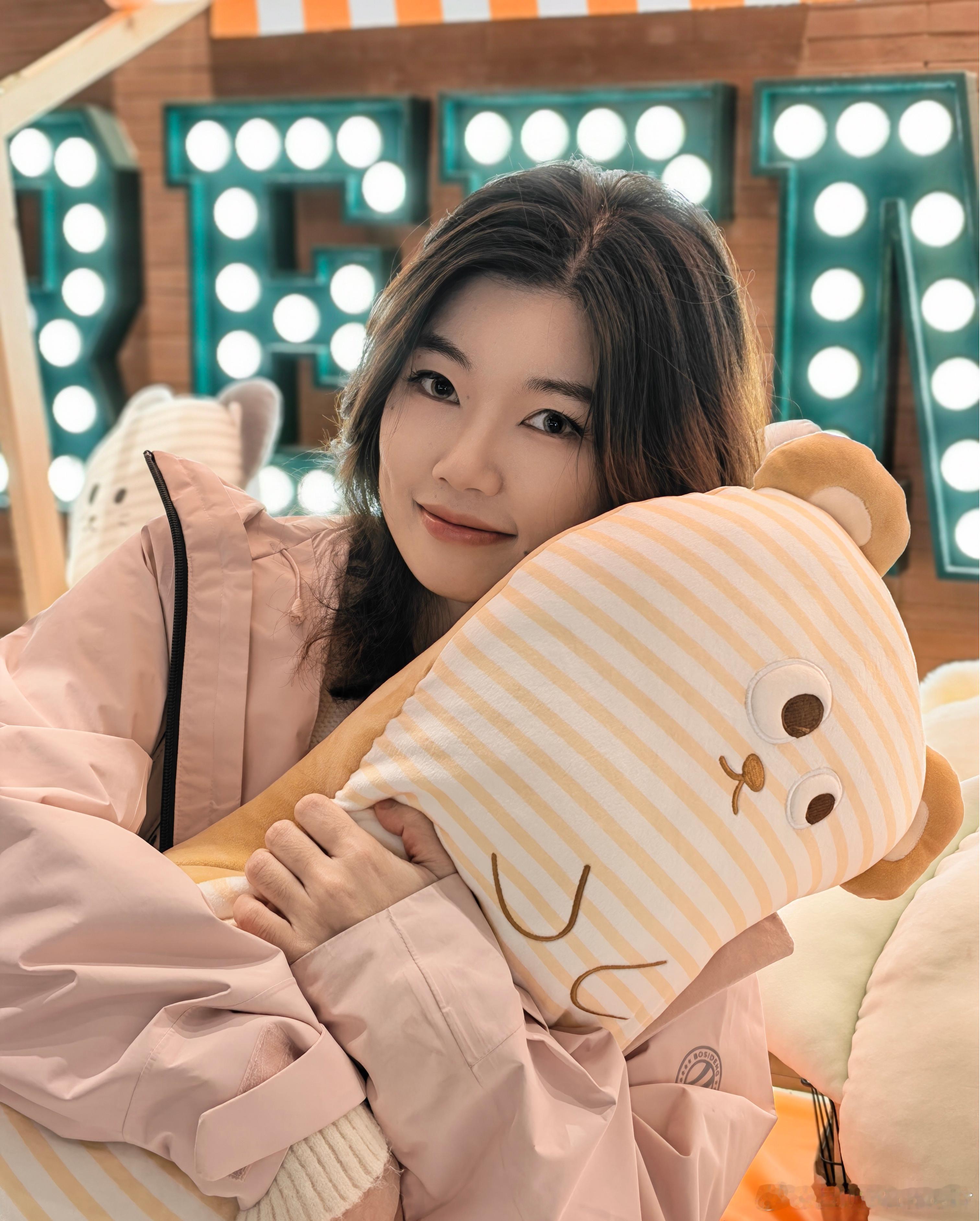 OV米耀果，五家旗舰标准版盲评，2X人像。OPPOFindX9/vivo