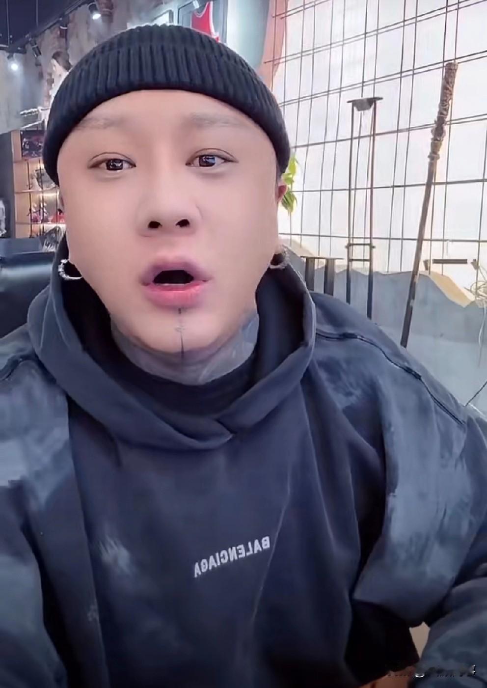 方丈讲述昨天下播官方来电说作为目前快手平台的一哥，你得稳一稳，管管嘴！