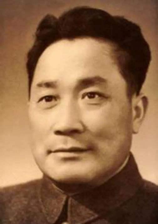 1971年风波席卷西南军区，唯有第一政委张国华屹立不倒，还奉命向温玉成宣布隔离审