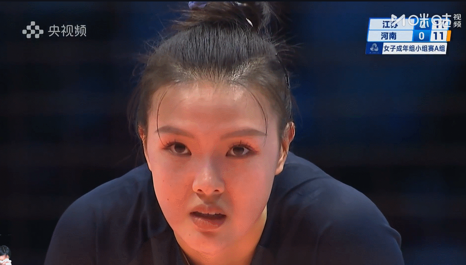 女排成年组小组赛A组：江苏队3-0（25-18/25-16/25-17）河南队拥