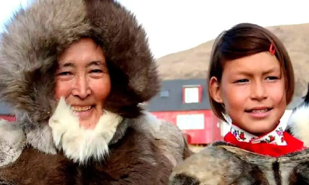 一个国家给别人女孩偷偷上环，拖到现在才道歉，这事听着就冷。很多年前，格陵兰