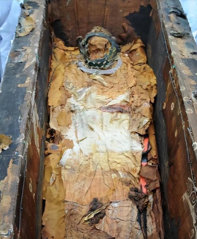 1958年，在郭沫若、吴晗的强烈要求下，国家终于决定打开万历皇帝的陵寝，谁料，棺