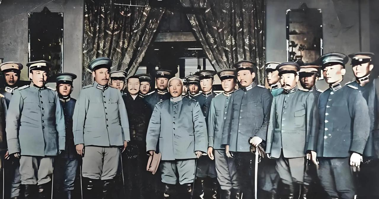 1916年6月6日，57岁的袁世凯因尿毒症不治而亡，他死后，唐天喜的妻子特意从开