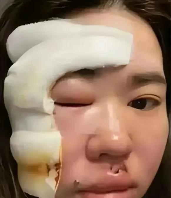 买五斤猪蹄，被打成猪头。了解真相后，大家都乐了！有个上海的女士去肉铺买肉，叫老板