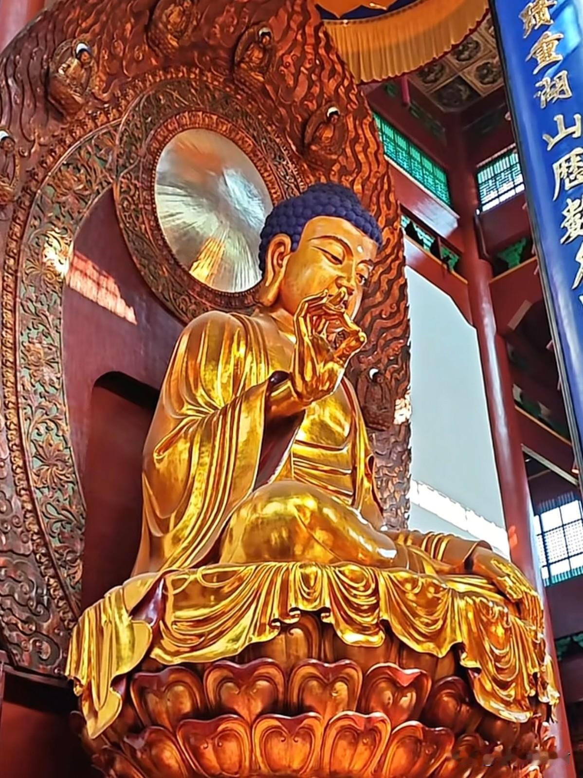 灵隐寺这尊金身大佛，藏着多少你不知道的故事？谁来杭州灵隐寺，没被大雄宝殿里