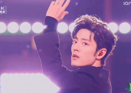 谁懂肖战这个endingpose！！！这个笑太阳光明媚了