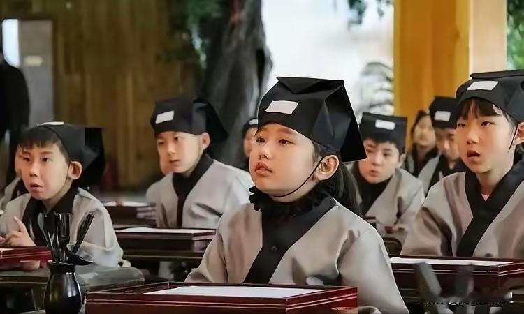 别再争论英语该不该退出主科了！一个更骇人听闻的信号是：当下一代只能用“6”、“牛