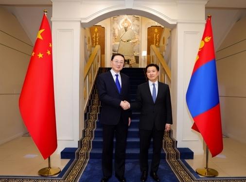 外蒙古未来的结局，其实已经注定。“亲美、去俄、敌中”，目前这是外蒙古的做法，而外