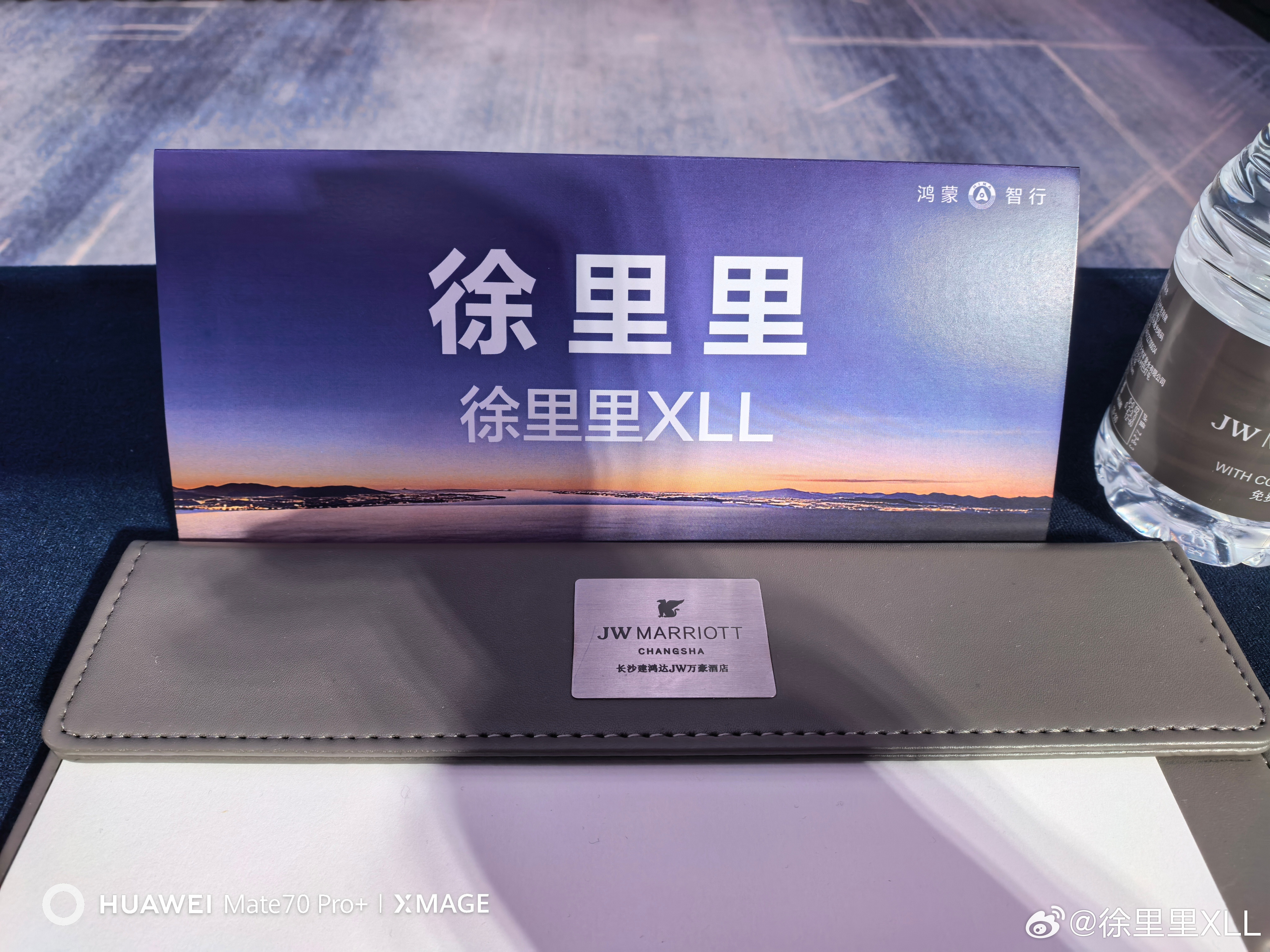 讲道理，华为应该给我付版权费。高端车型应该以三元锂为主，三元锂的特性更加适合高端