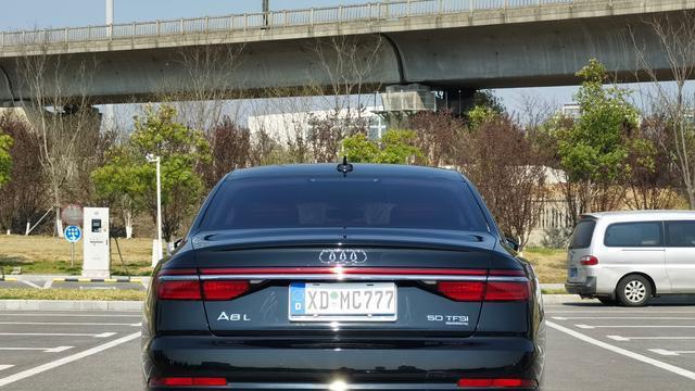 40万出头圆梦百万级豪车,2019款奥迪A8L,舒适出行新选择