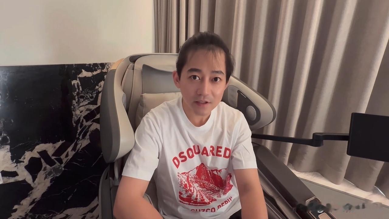 10月2日，苏醒发文说：“批作业，来自透明心灵协会会长。祝大家节日快乐，心情