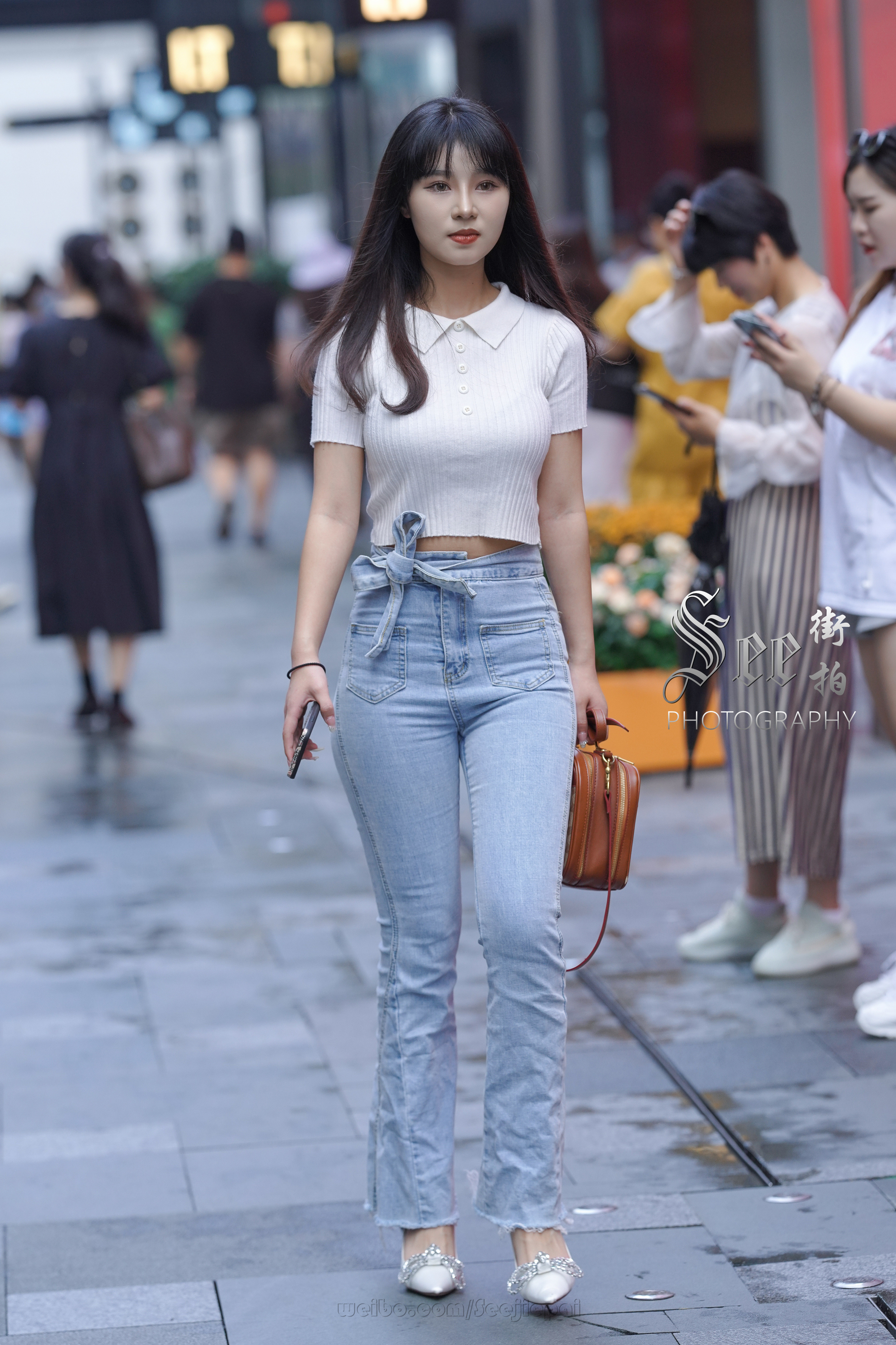 喇叭牛仔裤甜美动人~~​​​