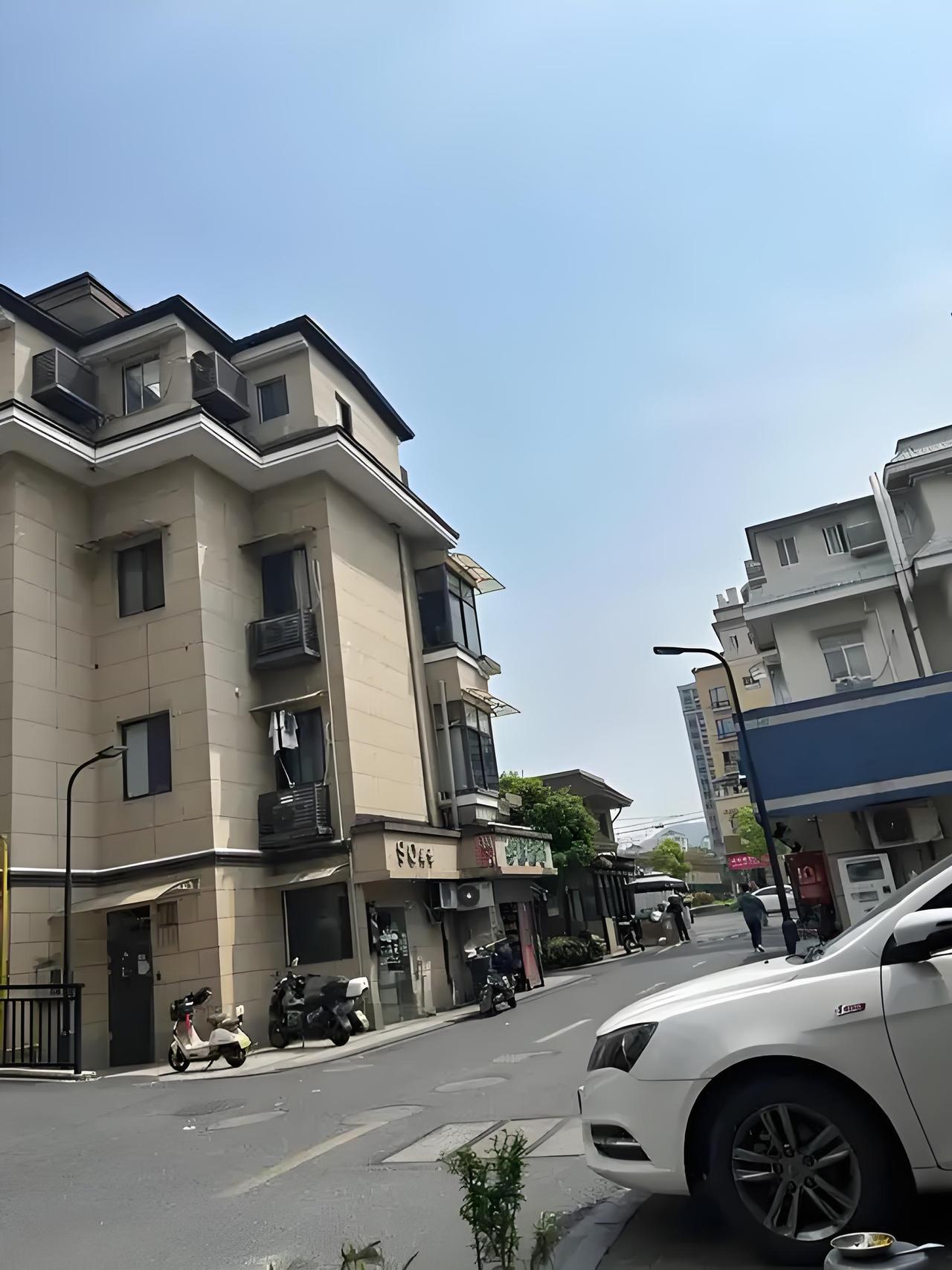 未来10年什么房子最保值？现在大拆大建时代过去了，今后只有旧城改造，对旧房子进