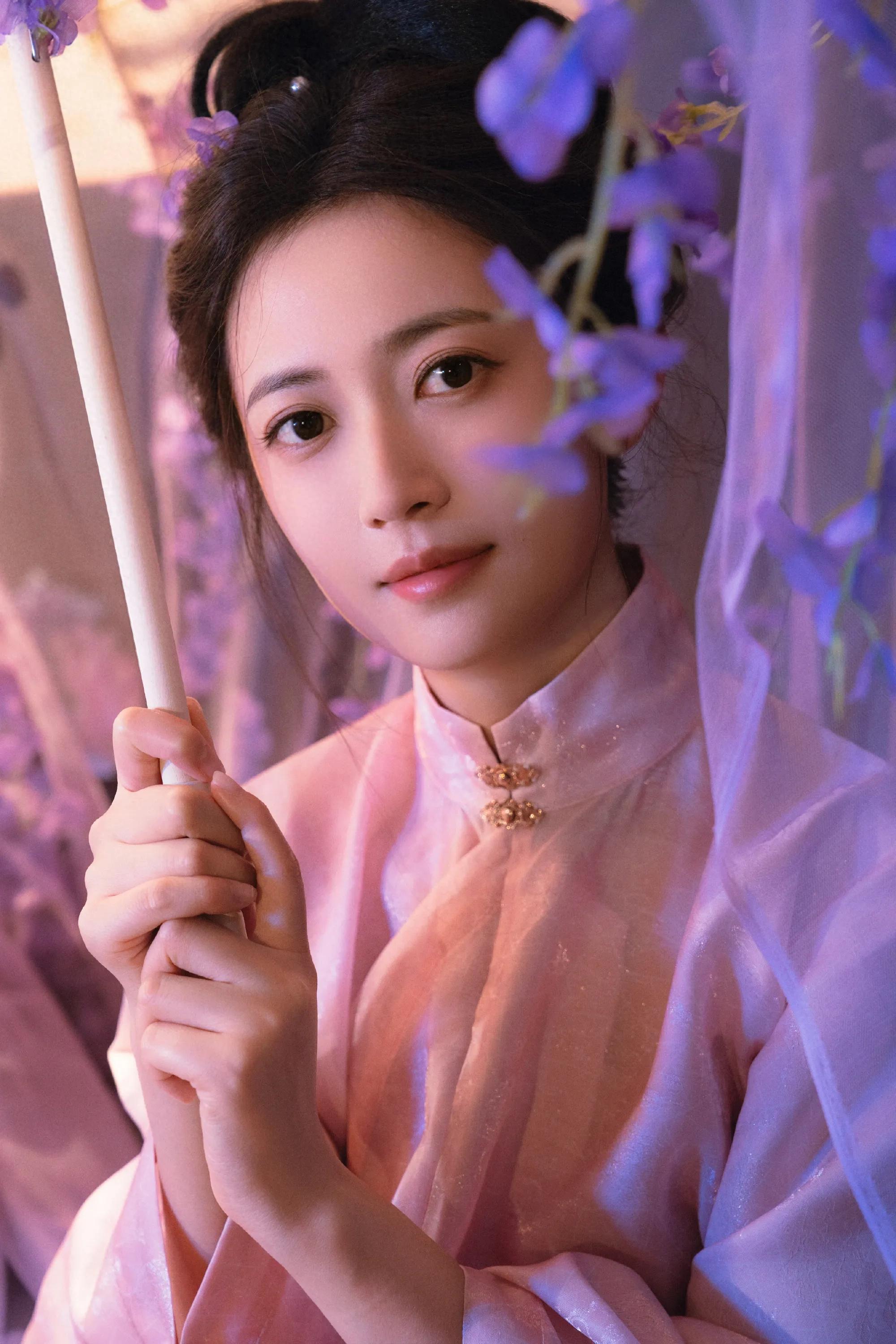 陈钰琪古风造型写真：仙袂飘飘，温婉甜美！