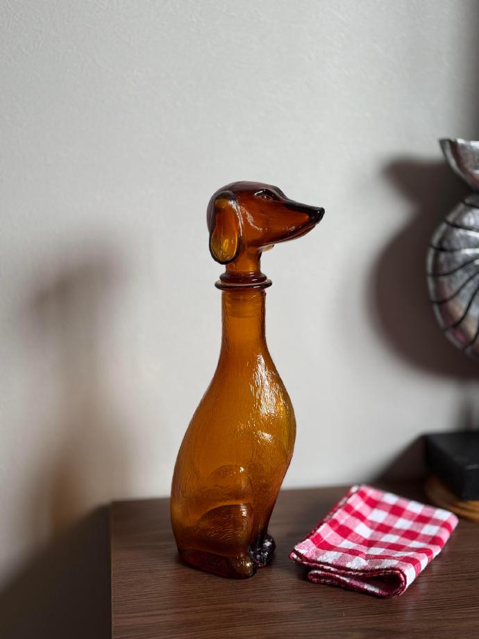 第一次见小狗样式的中古酒瓶诶