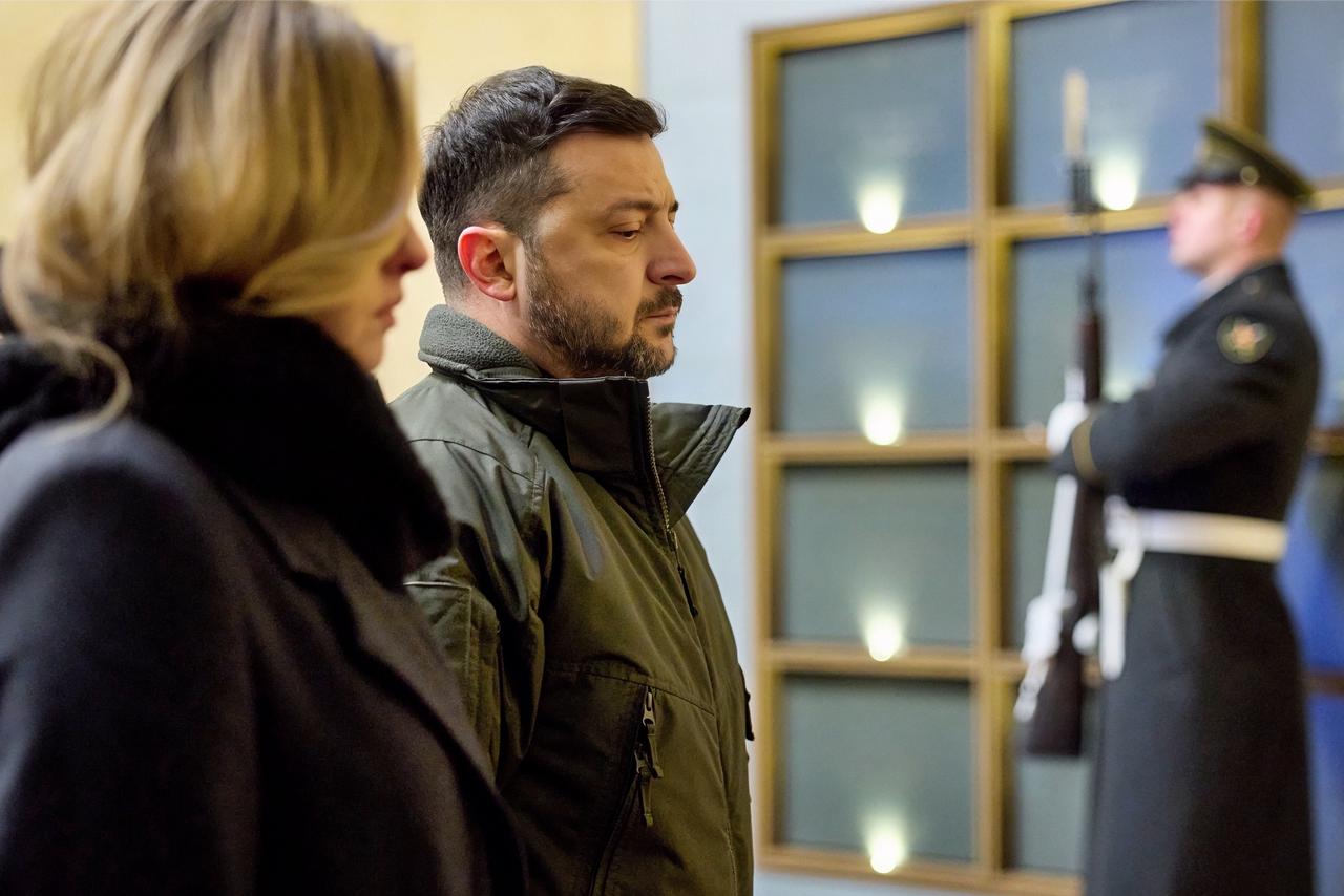 泽连斯基彻底出局了!普京亲自邀请特朗普访问莫斯科，这个消息在1月25日被俄罗