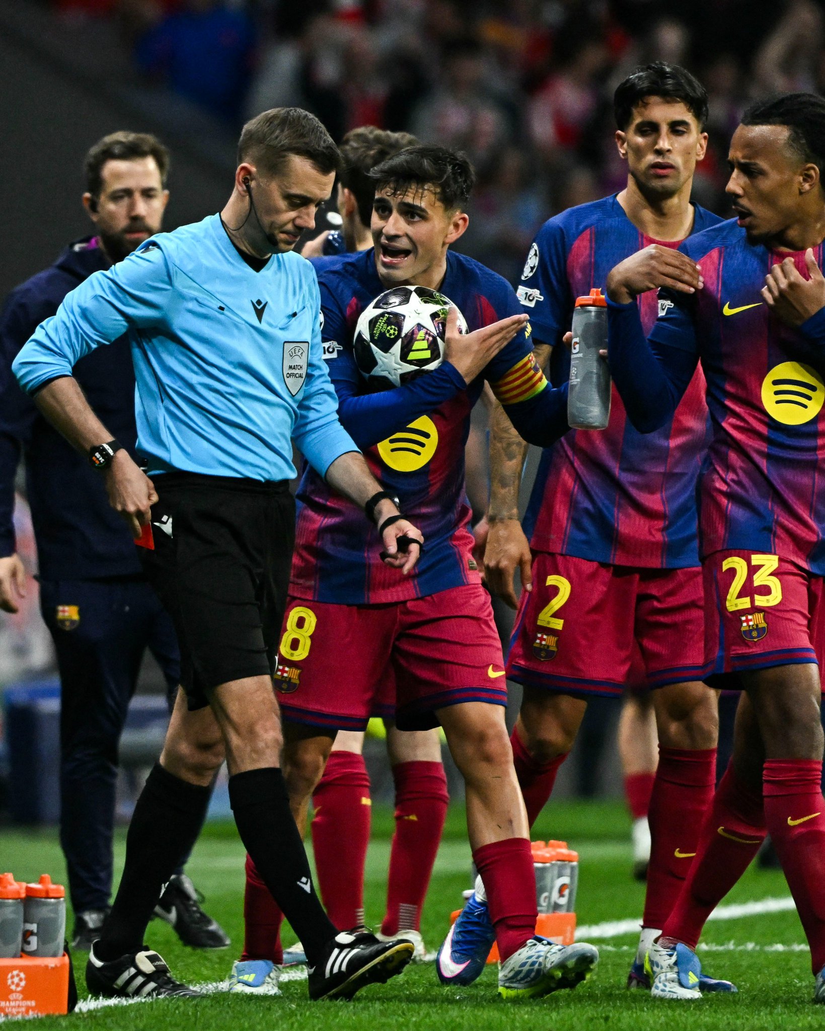 美丽足球又一次输给了冷血足球。巴萨早早将总比分扳平，不过还是和去年vs国米一样，