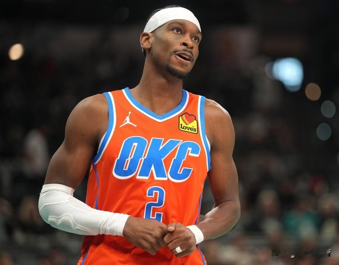 太强了啊！亚历山大连续4个赛季场均得分超过30分，而且投篮命中率也都超过了50%